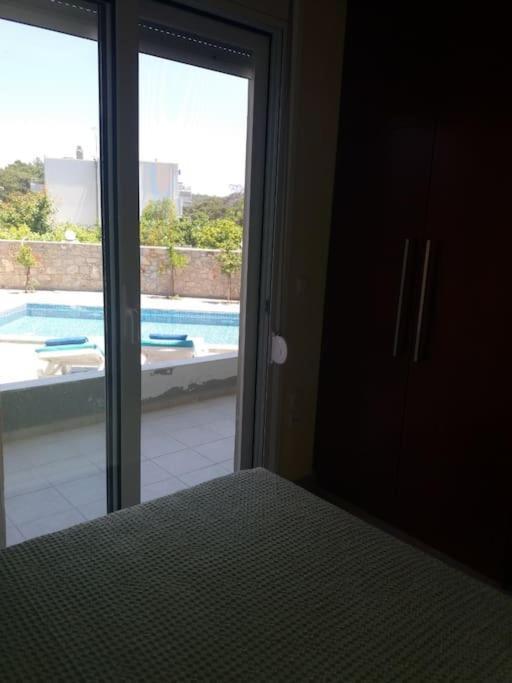 Greek Style Ground Floor Apartment & Pool Ialysos  Exteriör bild